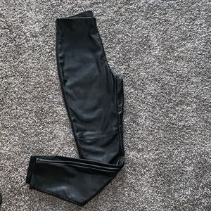 NWOT H&M black pleather pull on leggings - size 8